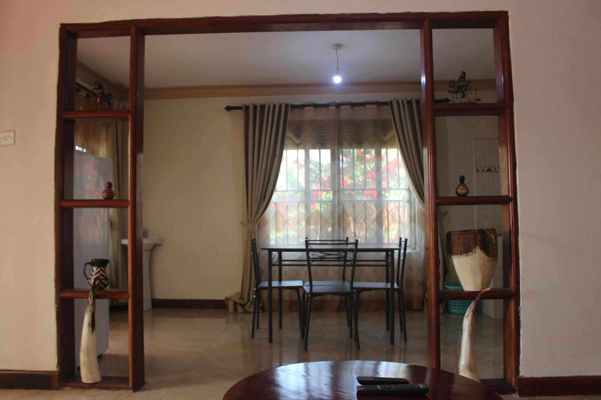 Montane Safaris Hotel Fort Portal Eksteriør billede