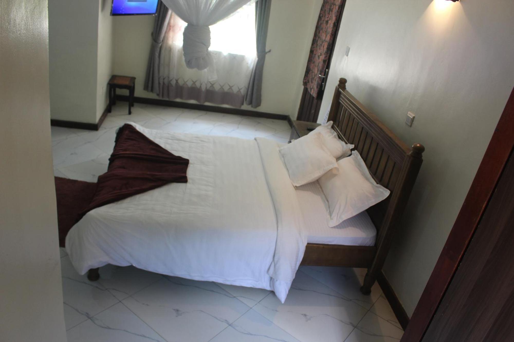 Montane Safaris Hotel Fort Portal Eksteriør billede