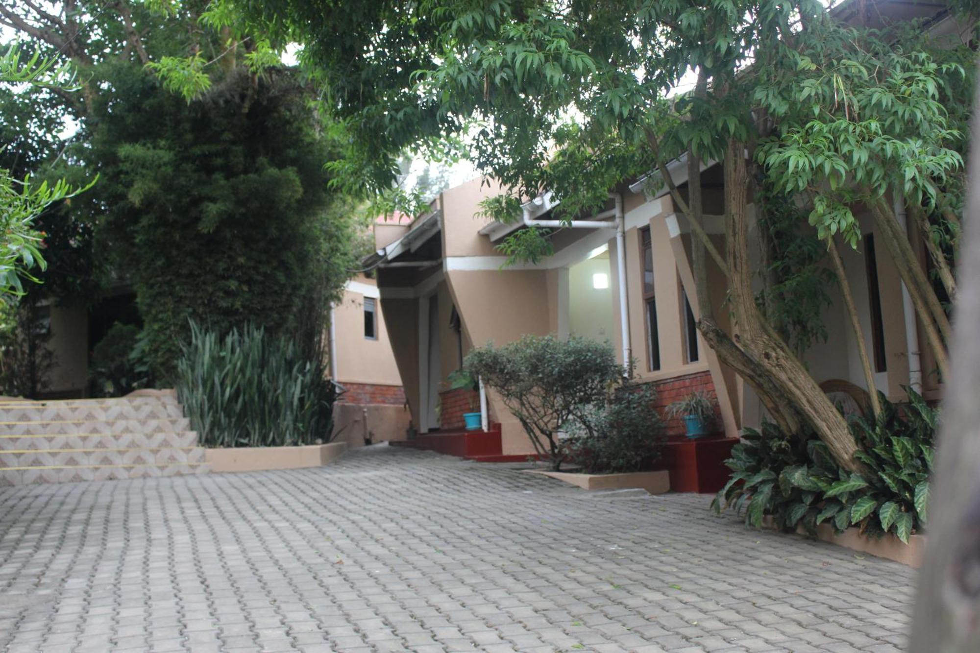 Montane Safaris Hotel Fort Portal Eksteriør billede